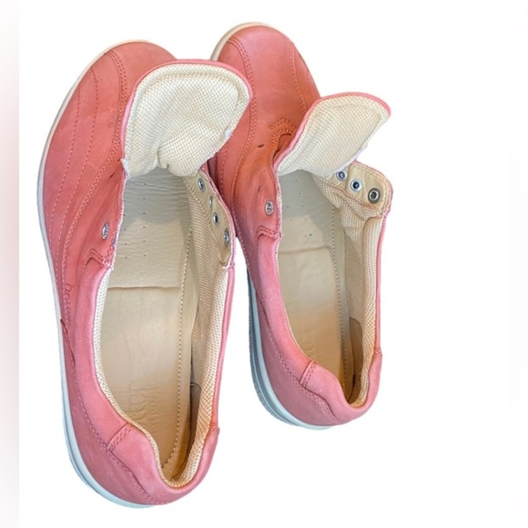 Lace Up Leather Sneakers - Size 8 - Picture 7 of 11